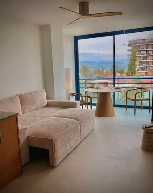 Beach Apartment for rent in Alicante / Alacant city with pool garage - € 1,200 (Ref: 8292500)