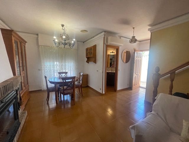 3 soverom Rekkehus til leie i El Campello med svømmebasseng garasje - € 1 350 (Ref: 8297362)