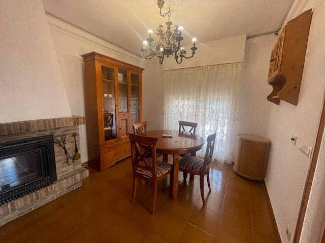 3 soverom Rekkehus til leie i El Campello med svømmebasseng garasje - € 1 350 (Ref: 8297362)