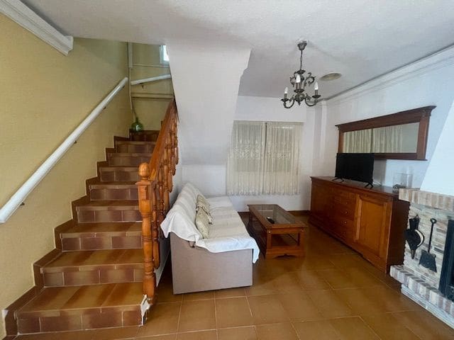 3 soverom Rekkehus til leie i El Campello med svømmebasseng garasje - € 1 350 (Ref: 8297362)