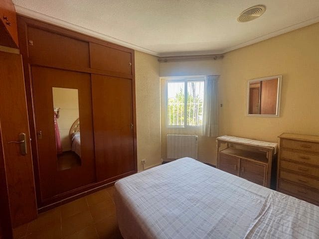 3 soverom Rekkehus til leie i El Campello med svømmebasseng garasje - € 1 350 (Ref: 8297362)