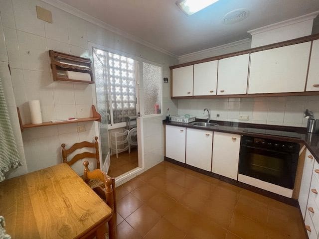 3 soverom Rekkehus til leie i El Campello med svømmebasseng garasje - € 1 350 (Ref: 8297362)