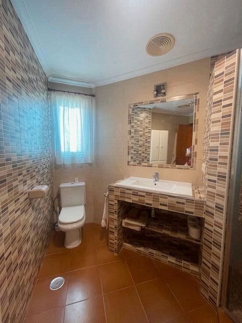 3 soverom Rekkehus til leie i El Campello med svømmebasseng garasje - € 1 350 (Ref: 8297362)