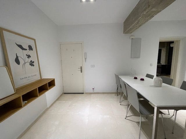 2 soveværelse Lejlighed til leje i Alicante by - € 1.400 (Ref: 8297687)