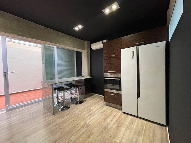 2 soveværelse Lejlighed til leje i Ensanche - Diputacion, Alicante by - € 1.400 (Ref: 8297687)