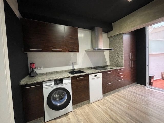 2 soveværelse Lejlighed til leje i Alicante by - € 1.400 (Ref: 8297687)