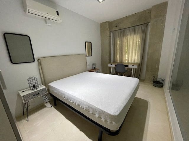 2 soveværelse Lejlighed til leje i Alicante by - € 1.400 (Ref: 8297687)