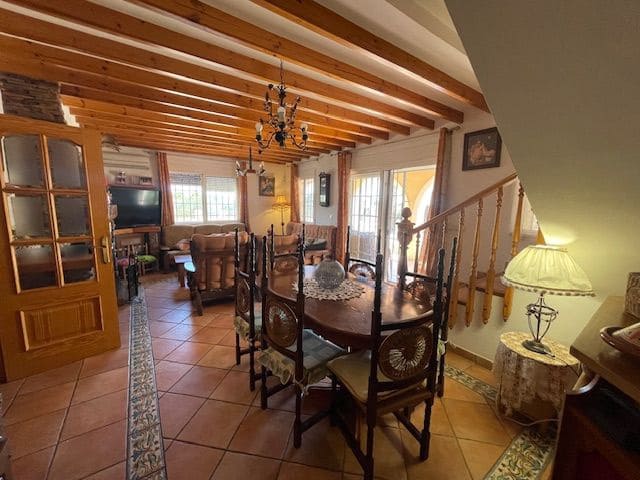 5 bedroom Villa for sale in San Vicente / Sant Vicent del Raspeig with pool garage - € 450,000 (Ref: 8310089)