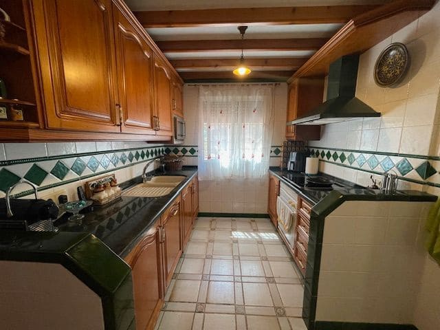 5 bedroom Villa for sale in San Vicente / Sant Vicent del Raspeig with pool garage - € 450,000 (Ref: 8310089)