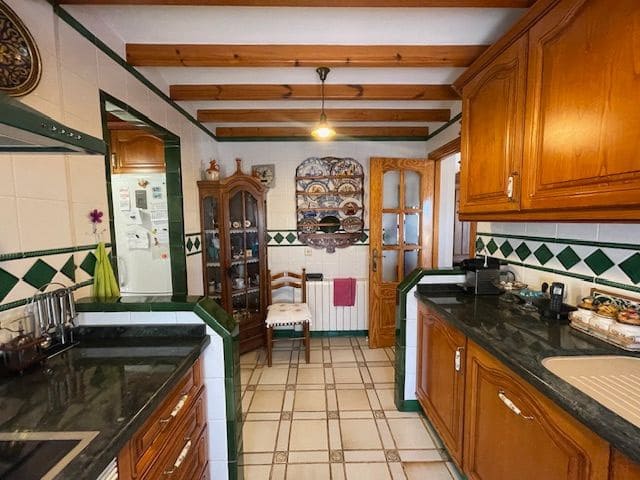 5 bedroom Villa for sale in San Vicente / Sant Vicent del Raspeig with pool garage - € 450,000 (Ref: 8310089)