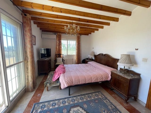 5 bedroom Villa for sale in San Vicente / Sant Vicent del Raspeig with pool garage - € 450,000 (Ref: 8310089)