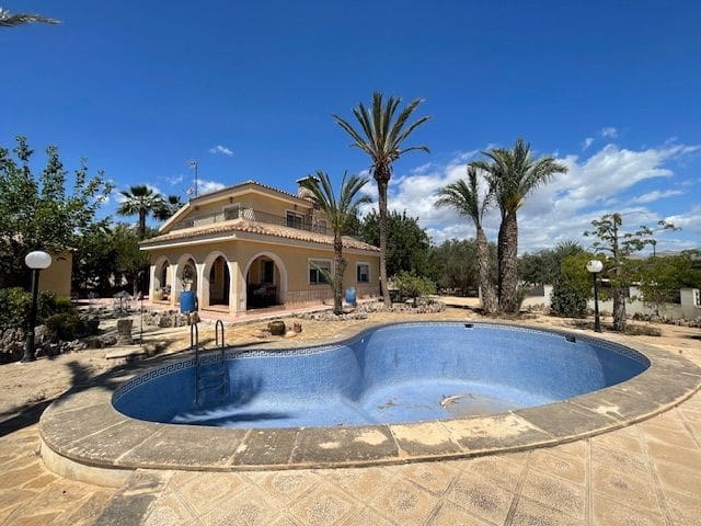 5 bedroom Villa for sale in San Vicente / Sant Vicent del Raspeig with pool garage - € 450,000 (Ref: 8310089)