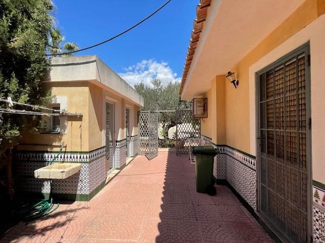 5 bedroom Villa for sale in San Vicente / Sant Vicent del Raspeig with pool garage - € 450,000 (Ref: 8310089)