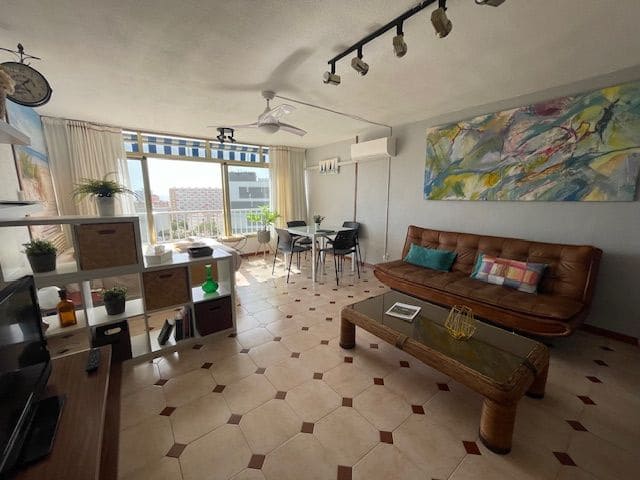 Ranta-asunto vuokrattavana paikassa Alicante kaupunki mukana uima-altaan 
autotalli - 1 300 € (Ref: 8317440)