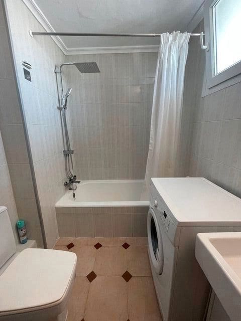 Ranta-asunto vuokrattavana paikassa Alicante kaupunki mukana uima-altaan 
autotalli - 1 300 € (Ref: 8317440)