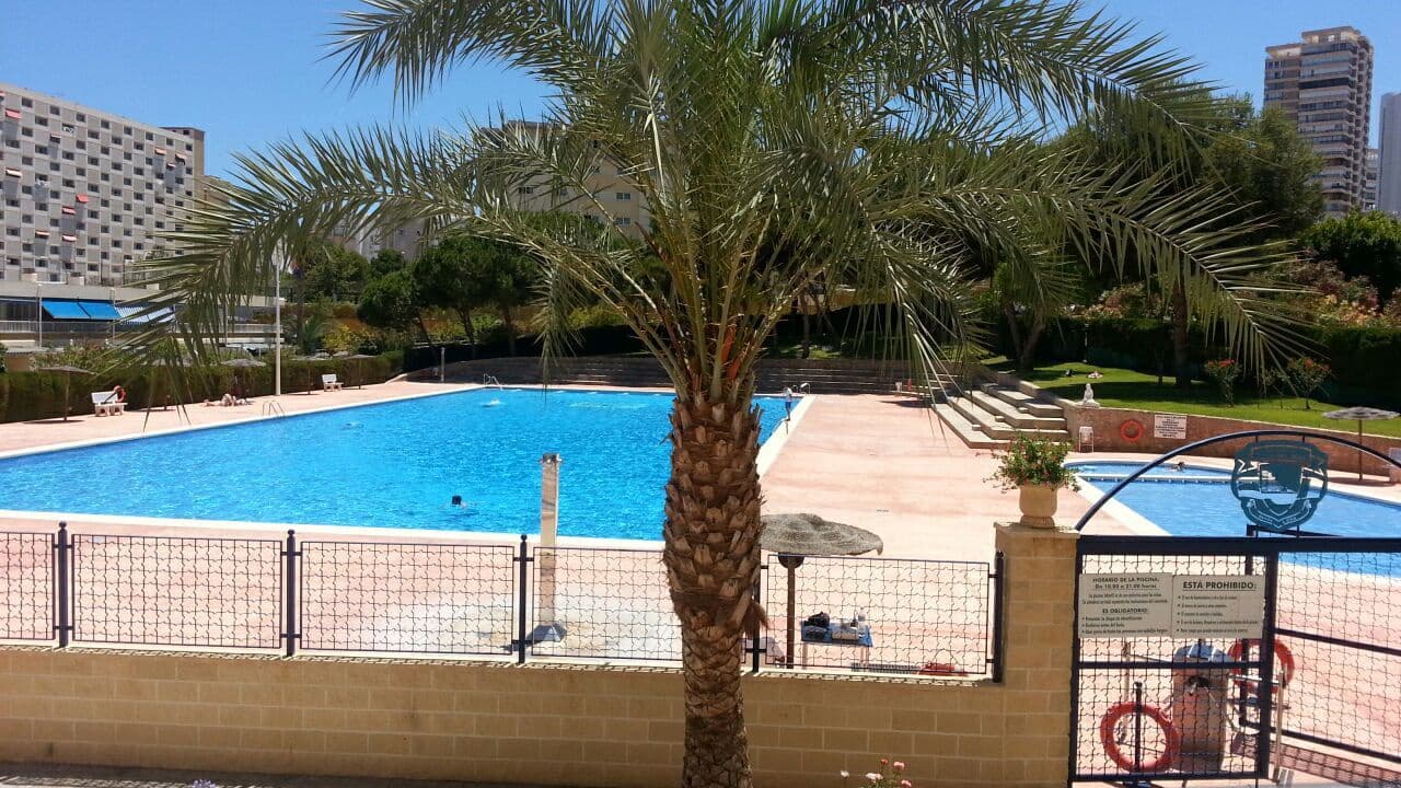 Ranta-asunto vuokrattavana paikassa Alicante kaupunki mukana uima-altaan 
autotalli - 1 300 € (Ref: 8317440)