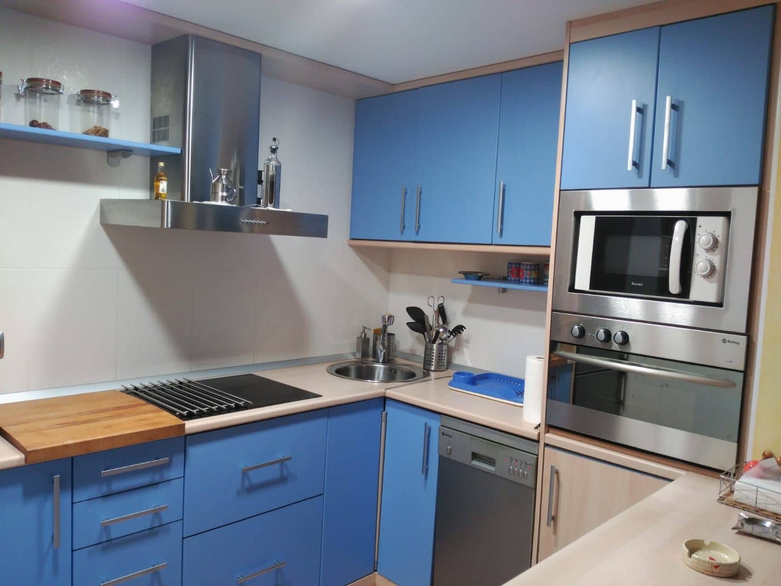 Appartement de 2 chambres à louer à Alicante ville avec piscine garage - 900 € (Ref: 8358989)