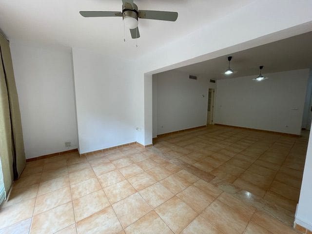 3 soveværelse Rækkehus til leje i Alicante by med swimmingpool garage - € 1.850 (Ref: 8361793)