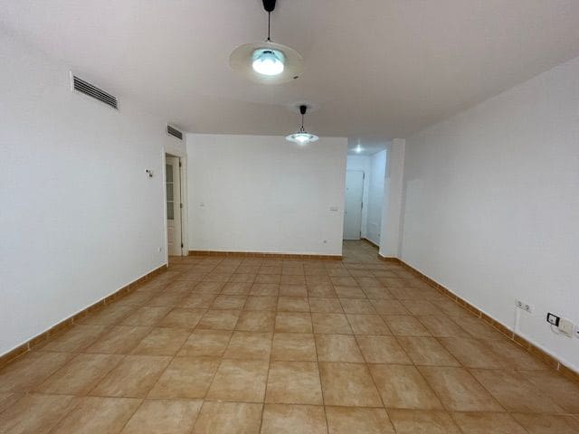 3 soveværelse Rækkehus til leje i Alicante by med swimmingpool garage - € 1.850 (Ref: 8361793)