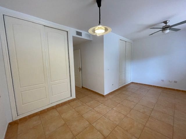 3 soveværelse Rækkehus til leje i Alicante by med swimmingpool garage - € 1.850 (Ref: 8361793)