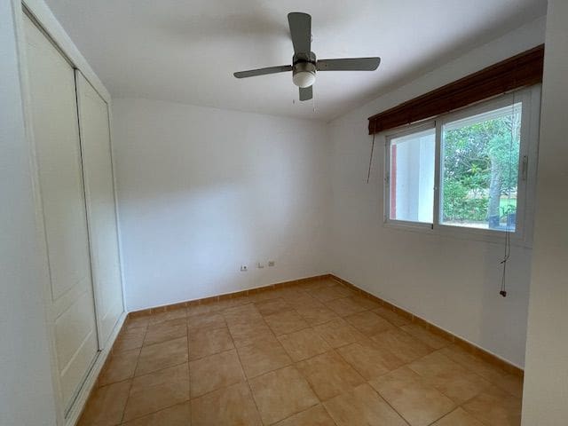 3 soveværelse Rækkehus til leje i Alicante by med swimmingpool garage - € 1.850 (Ref: 8361793)