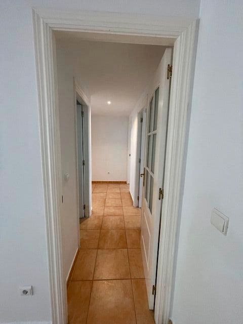 3 soveværelse Rækkehus til leje i Alicante by med swimmingpool garage - € 1.850 (Ref: 8361793)