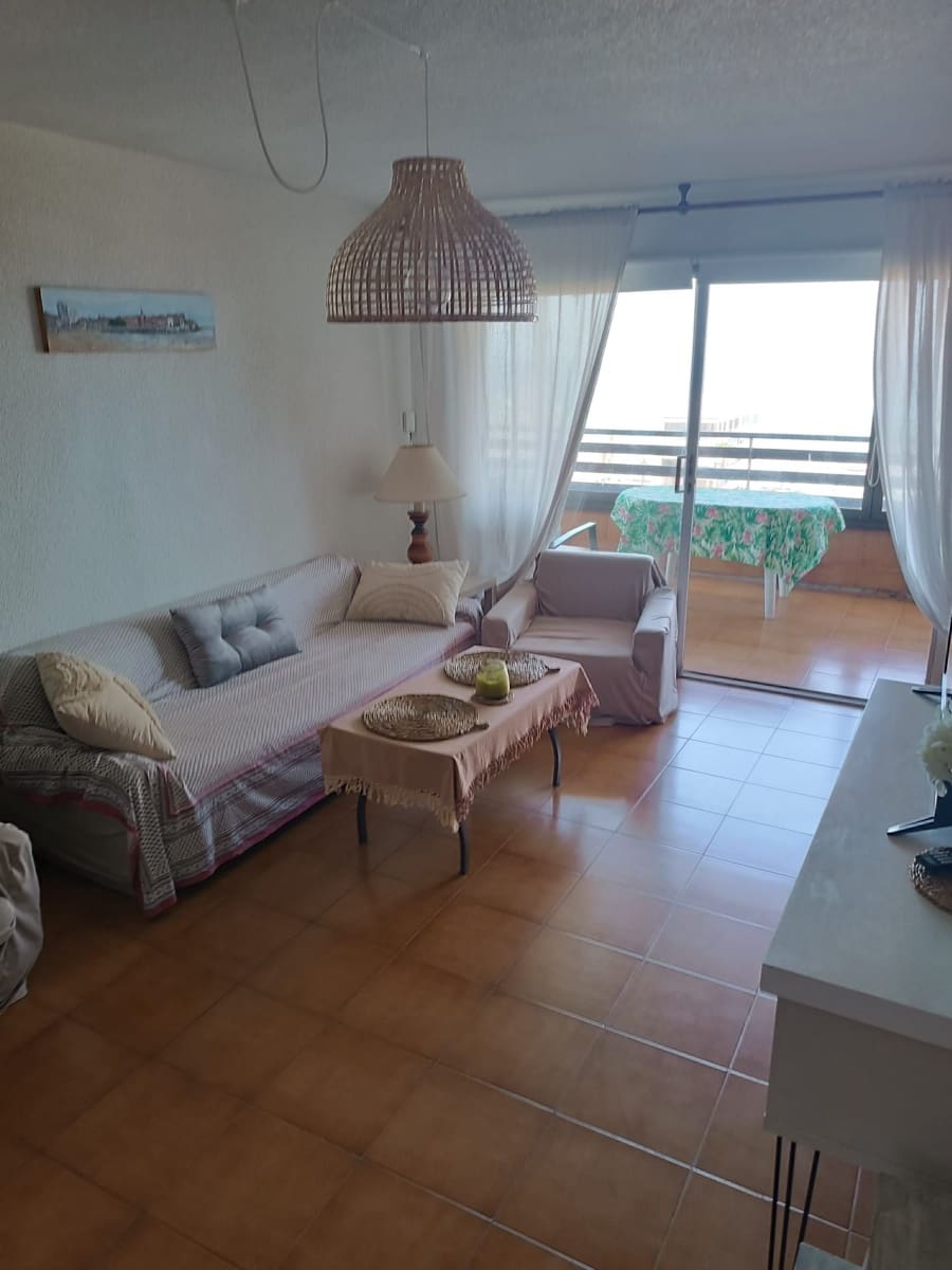 2 soverom Leilighet til leie i Alicante by med svømmebasseng garasje - € 1 100 (Ref: 8382199)