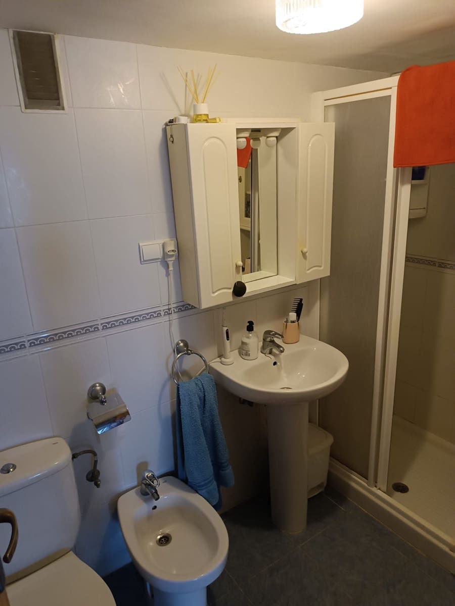 2 soverom Leilighet til leie i Alicante by med svømmebasseng garasje - € 1 100 (Ref: 8382199)