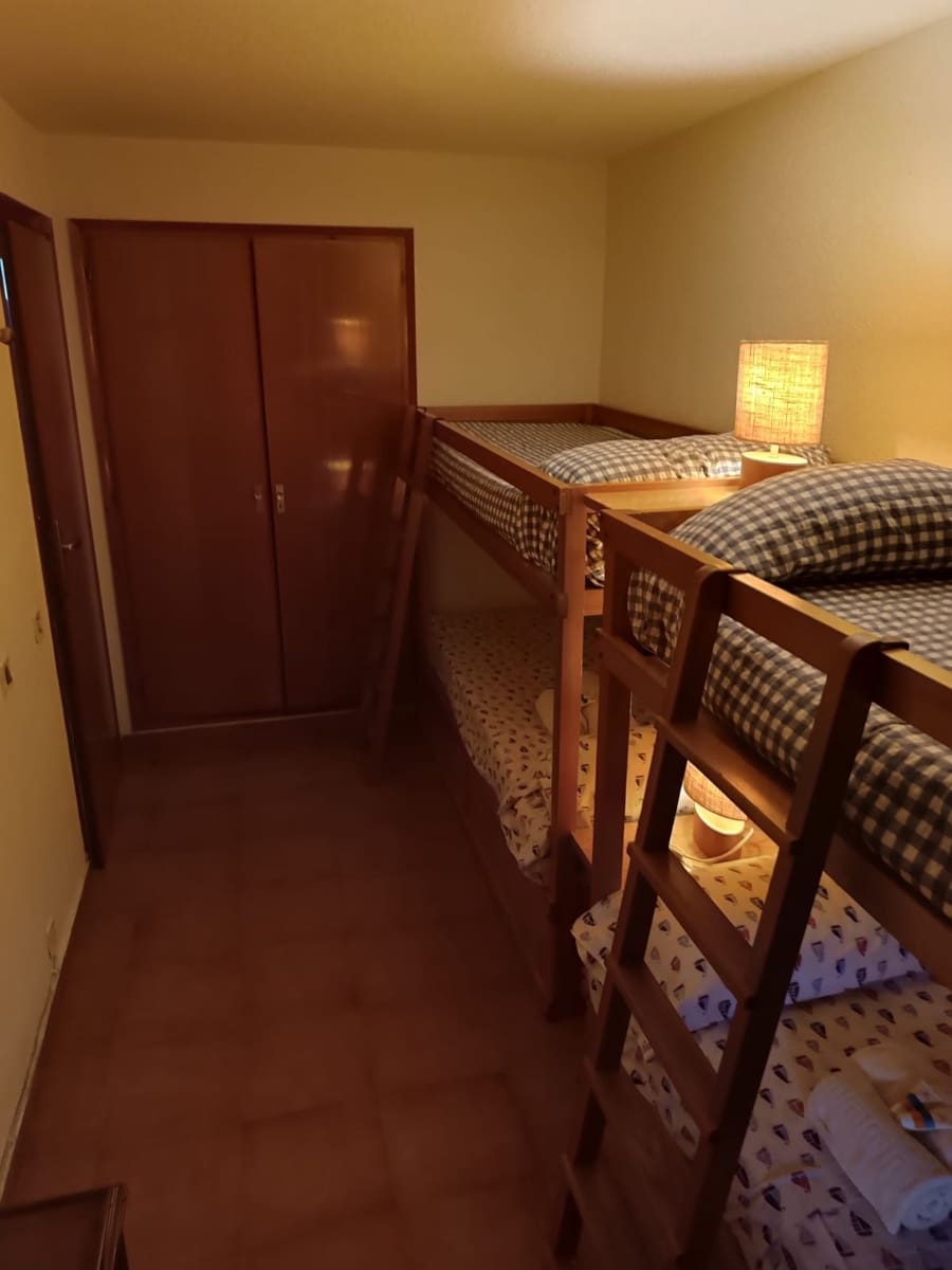 2 soverom Leilighet til leie i Alicante by med svømmebasseng garasje - € 1 100 (Ref: 8382199)