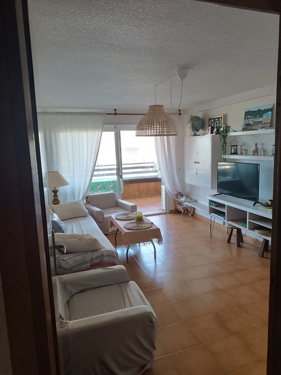 2 soverom Leilighet til leie i Alicante by med svømmebasseng garasje - € 1 100 (Ref: 8382199)