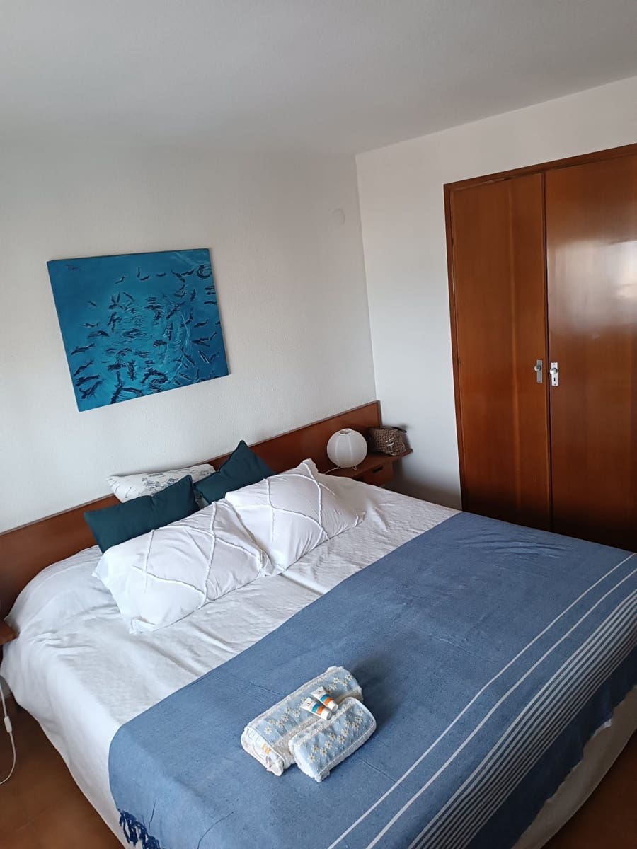 2 soverom Leilighet til leie i Alicante by med svømmebasseng garasje - € 1 100 (Ref: 8382199)