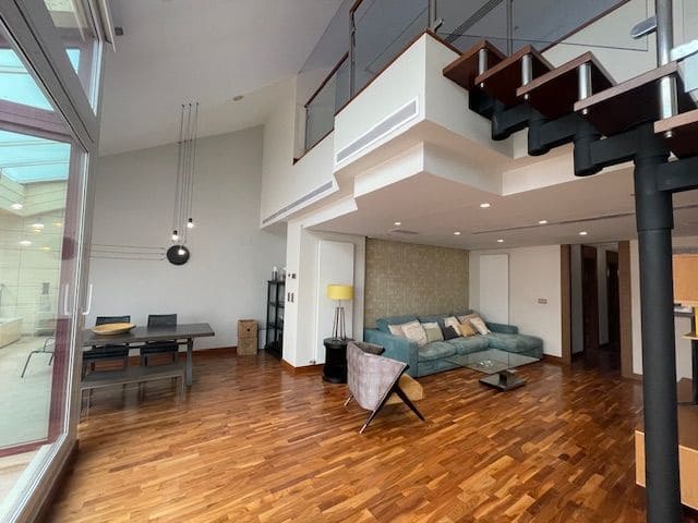 3 bedroom Penthouse for rent in Alicante / Alacant city with garage - € 2,950 (Ref: 8382200)