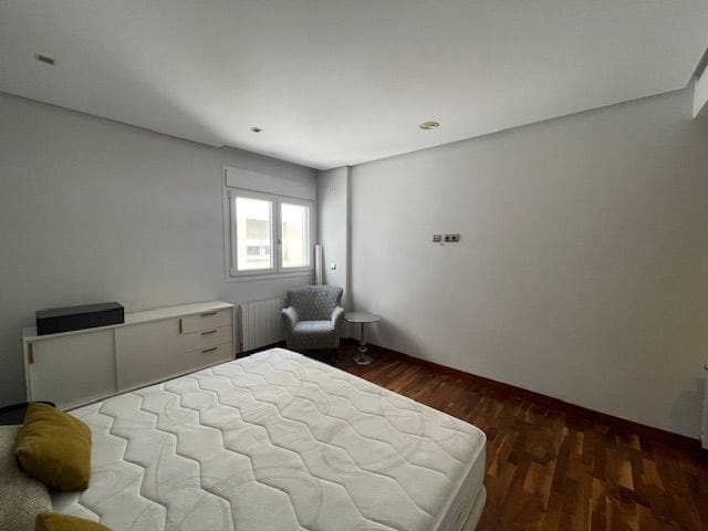 3 bedroom Penthouse for rent in Alicante / Alacant city with garage - € 2,950 (Ref: 8382200)