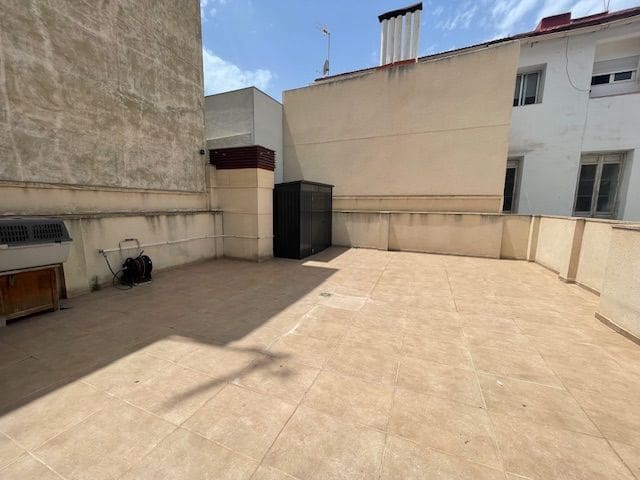 3 bedroom Penthouse for rent in Alicante / Alacant city with garage - € 2,950 (Ref: 8382200)