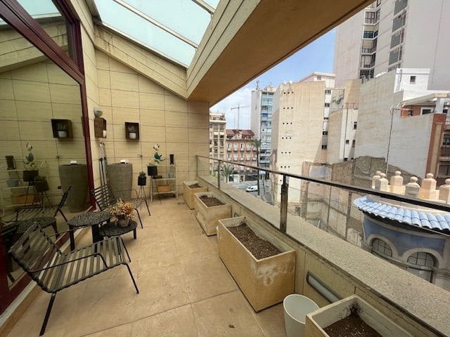 3 bedroom Penthouse for rent in Alicante / Alacant city with garage - € 2,950 (Ref: 8382200)