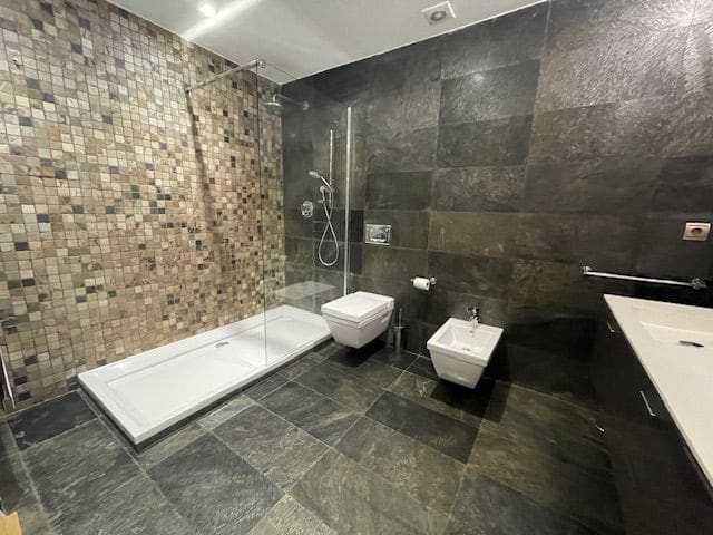 3 bedroom Penthouse for rent in Alicante / Alacant city with garage - € 2,950 (Ref: 8382200)