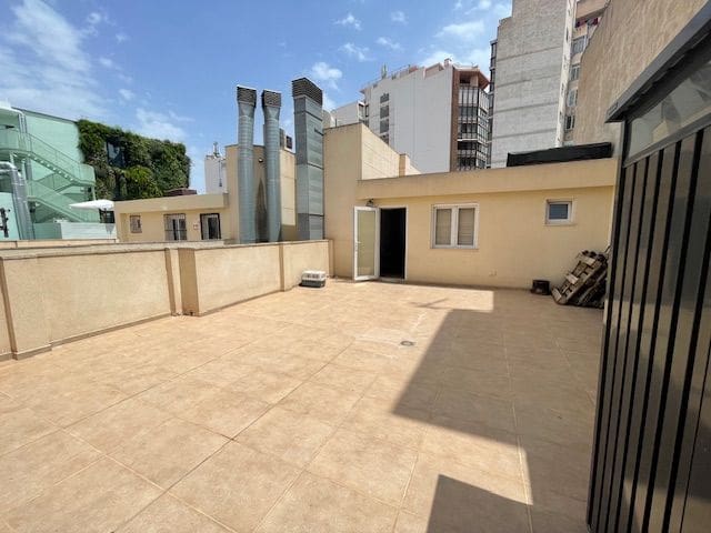 3 bedroom Penthouse for rent in Alicante / Alacant city with garage - € 2,950 (Ref: 8382200)
