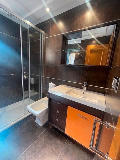 2 soverom Leilighet til leie i Alicante by med svømmebasseng garasje - € 1 190 (Ref: 8390155)