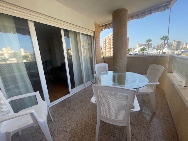 2 soverom Leilighet til leie i Alicante by med svømmebasseng garasje - € 1 190 (Ref: 8390155)