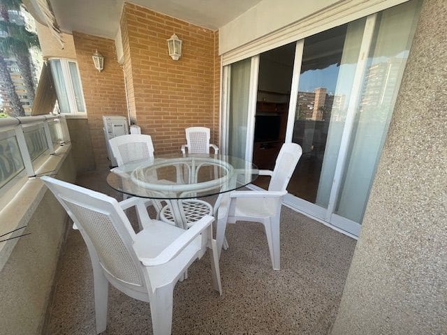 2 soverom Leilighet til leie i Alicante by med svømmebasseng garasje - € 1 190 (Ref: 8390155)