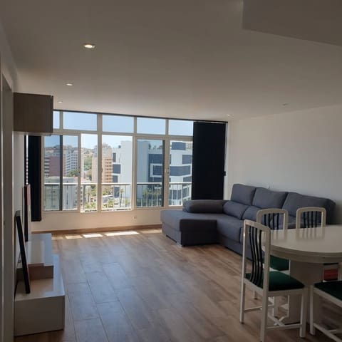 3 soveværelse Lejlighed til leje i Playa de San Juan, Alicante by med swimmingpool garage - € 1.800 (Ref: 8394400)