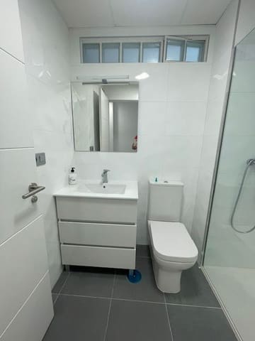 3 soveværelse Lejlighed til leje i San Juan de Alicante / Sant Joan d'Alacant med swimmingpool garage - € 1.580 (Ref: 8429863)