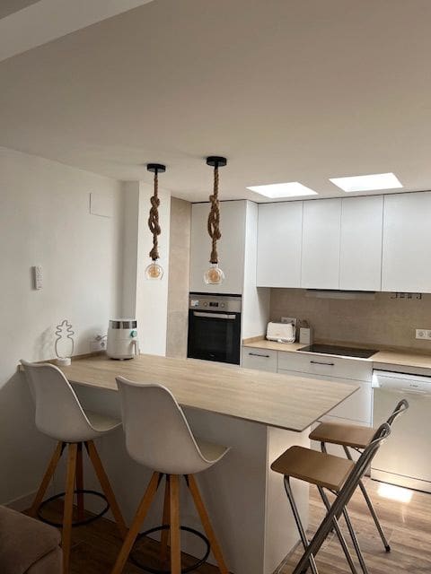 2 soveværelse Byhus til leje i San Juan de Alicante / Sant Joan d'Alacant med swimmingpool garage - € 1.350 (Ref: 8487099)