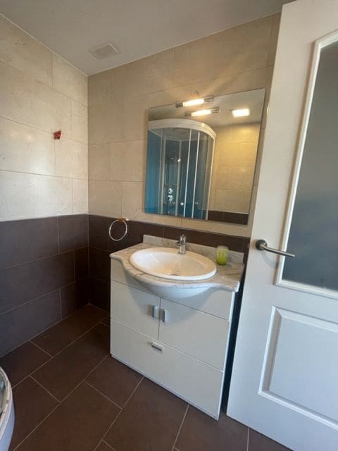 Appartement de 3 chambres à louer à Alicante ville avec piscine garage - 1 500 € (Ref: 8556346)