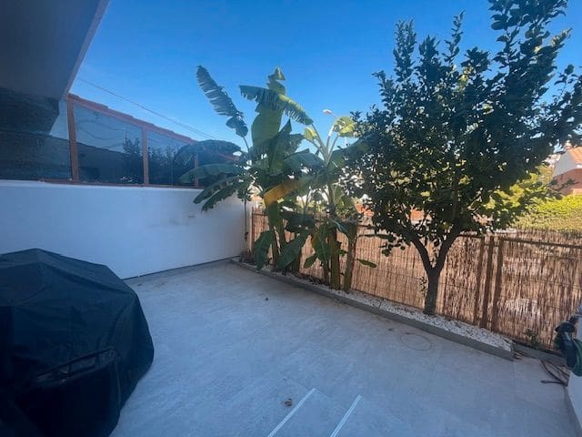 Villa/Maison Semi-Mitoyenne de 5 chambres à louer à Cabo de las Huertas, Alicante ville avec piscine garage - 1 800 € (Ref: 8567642)
