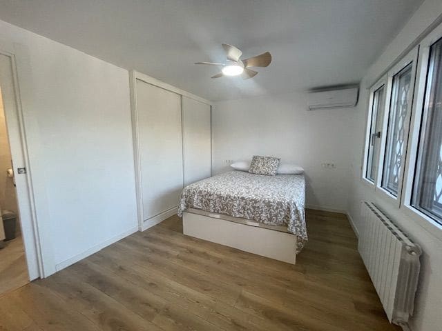 Villa/Maison Semi-Mitoyenne de 5 chambres à louer à Alicante ville avec piscine garage - 1 800 € (Ref: 8567642)