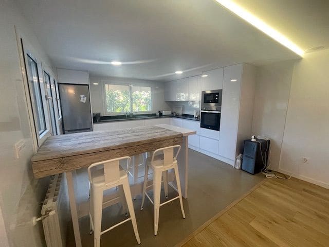 Villa/Maison Semi-Mitoyenne de 5 chambres à louer à Alicante ville avec piscine garage - 1 800 € (Ref: 8567642)