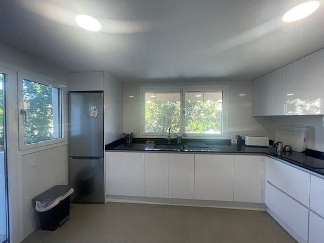 Villa/Maison Semi-Mitoyenne de 5 chambres à louer à Alicante ville avec piscine garage - 1 800 € (Ref: 8567642)