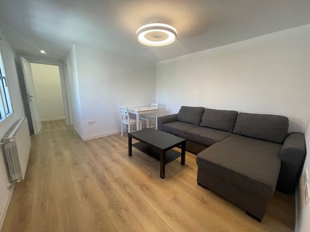 Villa/Maison Semi-Mitoyenne de 5 chambres à louer à Alicante ville avec piscine garage - 1 800 € (Ref: 8567642)