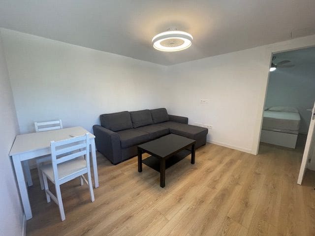 Villa/Maison Semi-Mitoyenne de 5 chambres à louer à Alicante ville avec piscine garage - 1 800 € (Ref: 8567642)